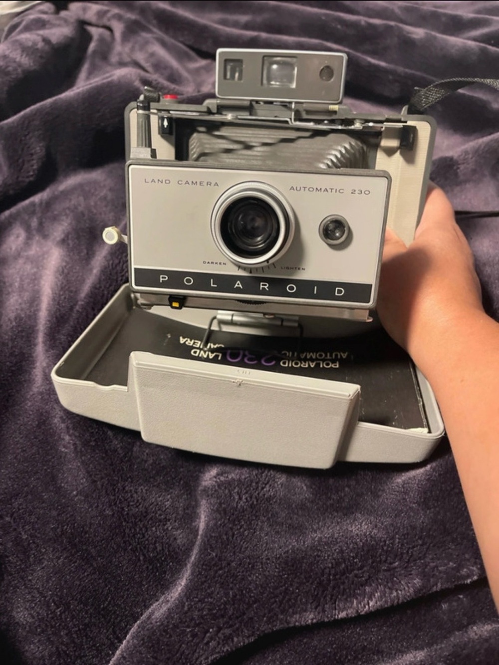 Polaroid Gray Land Camera Automatic 230 Instant Camera,is only for collertion